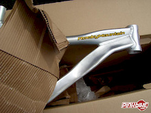 Rocky Mountain Bicycles – Proto-type DH frame ‘Spy Shots’